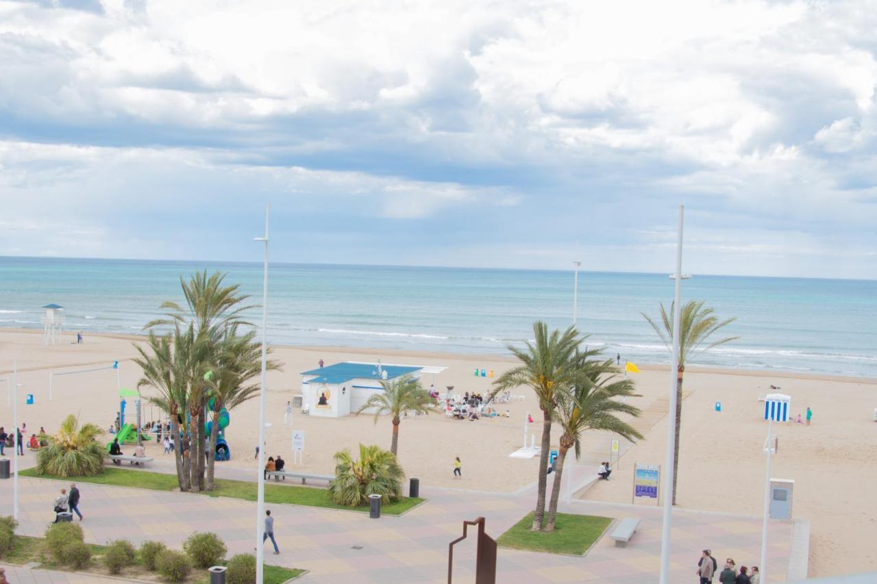 Impresionantes vistas en primera linea  Playa de Gandía Exterior foto